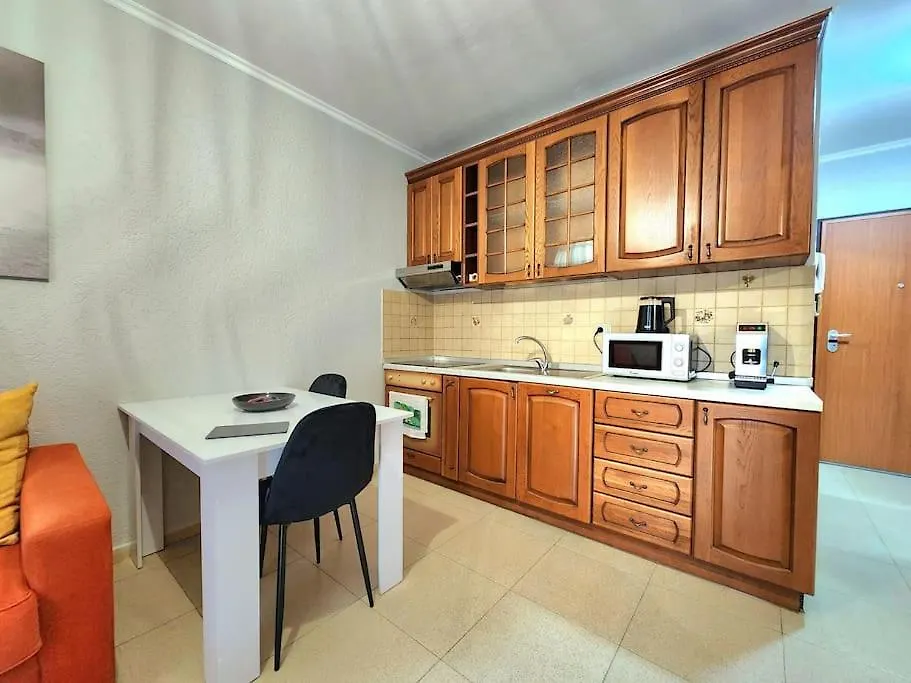 One Bd Flat Near Center With 24H Self Check In Apartamento Tirana 0*,  Albânia